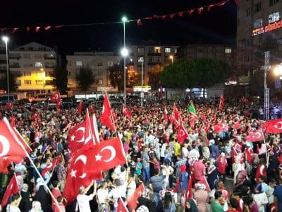 Manifestation contre le coup d'État à Istanbul, le 15 juillet 2016 - Maurice Flesier | Creative Commons BY-SA 4.0