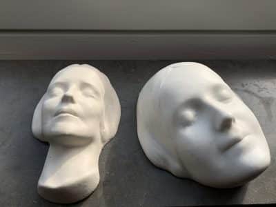 Masques crée d'après le masque mortuaire de l'Inconnue de la Seine | 27 September 2023 - Fluffigkatt.