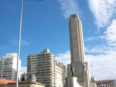 Monumento a la bandera - AméthysteK [pseudo Wikipédia] | CC BY-SA 3.0