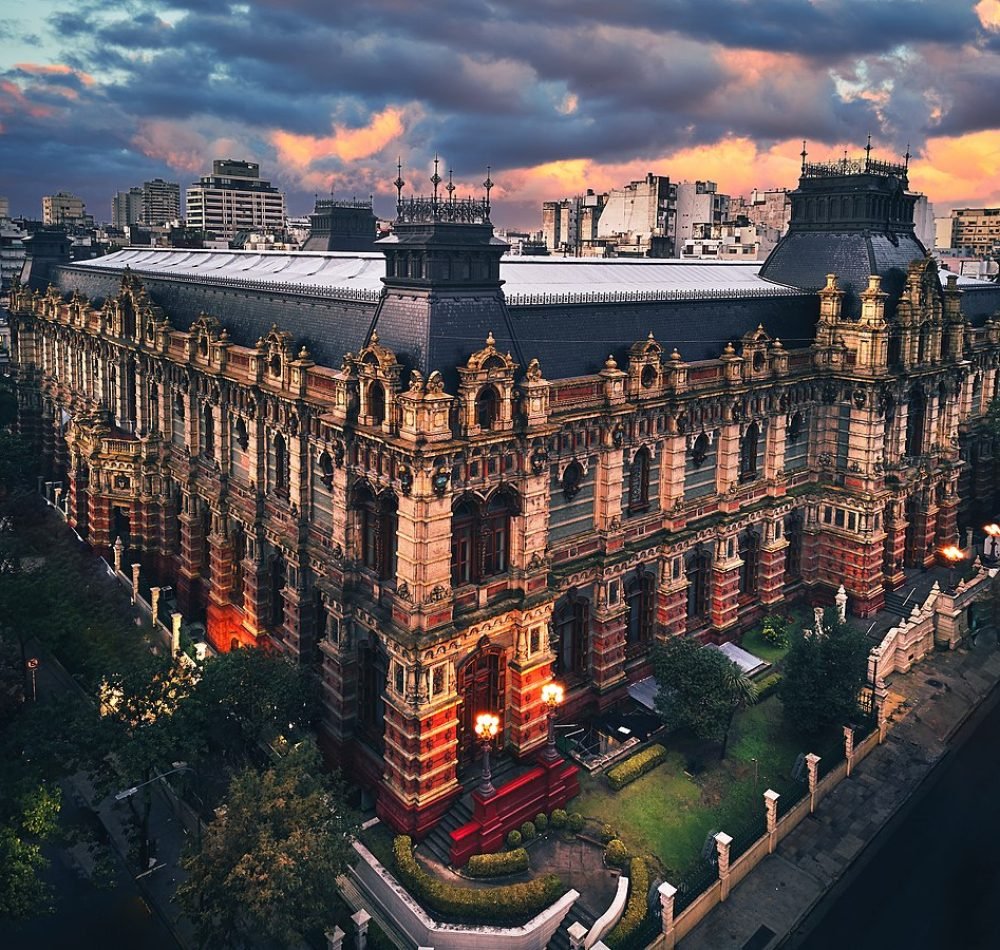 Palacio de aguas corrientes - Deensel [pseudo Wikipédia] | Creatives Commons BY 2.0 Deed
