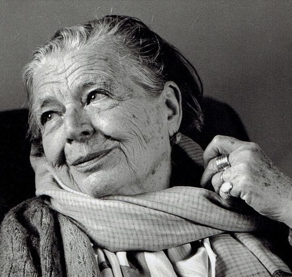 Photographie de Marguerite Yourcenar en 1982 - Bernhard De Grendel | Domaine public