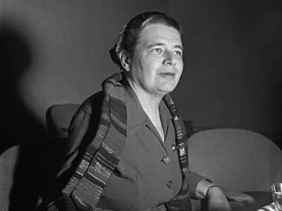 Photographie de Marguerite Yourcenar en Finlande, 1954 | Domaine public