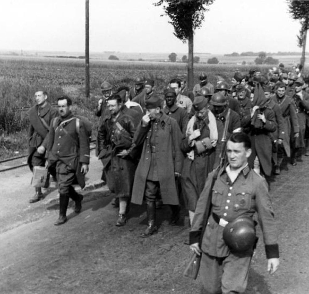 Prisonniers de guerre français, Nord de la France, 1940 - Bundesarchiv, Bild | Creative Commons BY-SA 3.0