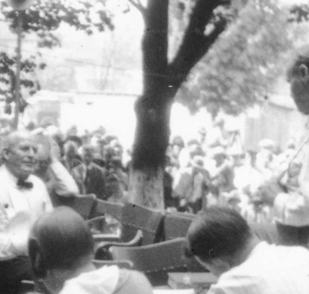 Procès Tenessee c. John T.Scopes Procedures en plein air le 20 juillet 1925 montrant William Jennings Bryan et Clarence Darrow. Watson Davis | Domaine public