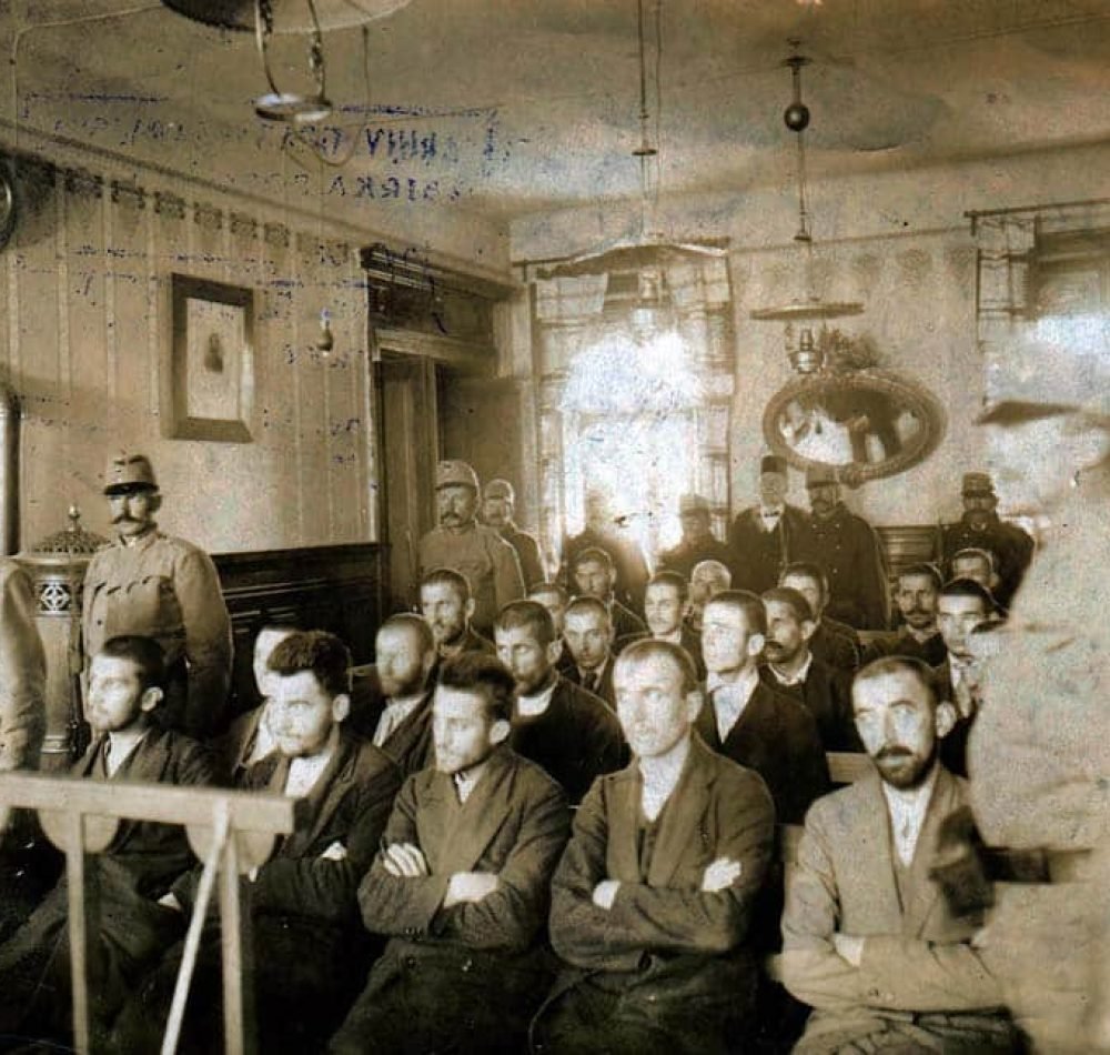 Procès de Gavrilo Princip à la suite de l'assassinat de l’archiduc François-Ferdinand d'Autriche le 28 juin 1914, une des raisons du déclenchement de la Première Guerre mondiale - Auteur inconnu | Domaine public