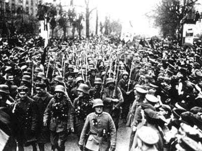 Retour à Berlin des troupes allemandes après la signature de l'armistice - Photographe inconnu (Bundesarchiv, Bild 183-R34275) | Creative Commons BY-SA 3.0