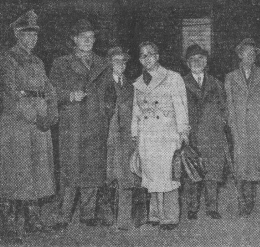 Retour d'Allemagne de la délégation d'écrivains dont fit partie Drieu la Rochelle, Paris-Soir, 3 novembre 1941 - "Paris-Soir" | Domaine public