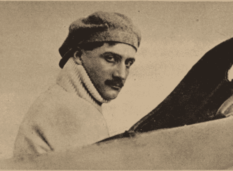 Roland Garros en 1913 au départ de la traversée de la Méditerranée-BNF I Domaine Public