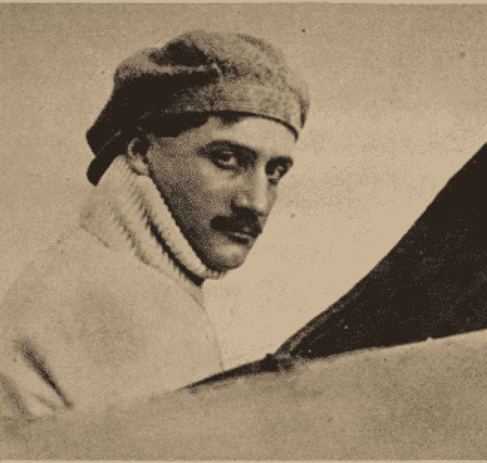 Roland Garros en 1913 au départ de la traversée de la Méditerranée-BNF I Domaine Public