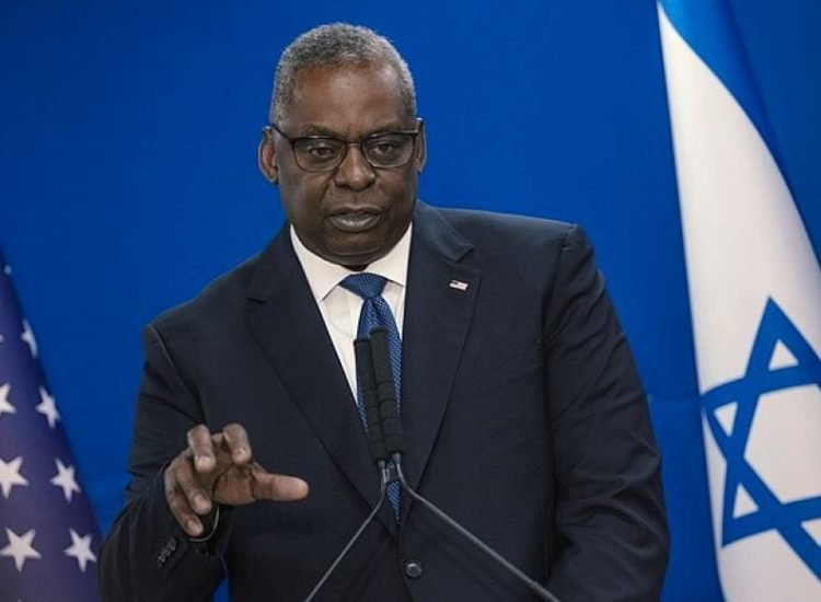 Secrétaire de défense des Etats unis LLyod Austin a la conférence de presse de Tel Aviv, Israël le 18 décembre, 2023 - Tel Aviv, Israël