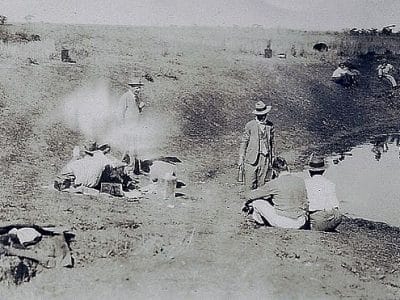 Soldats se reposant durant la Guerre des émeus | Inconnu - Domaine Public