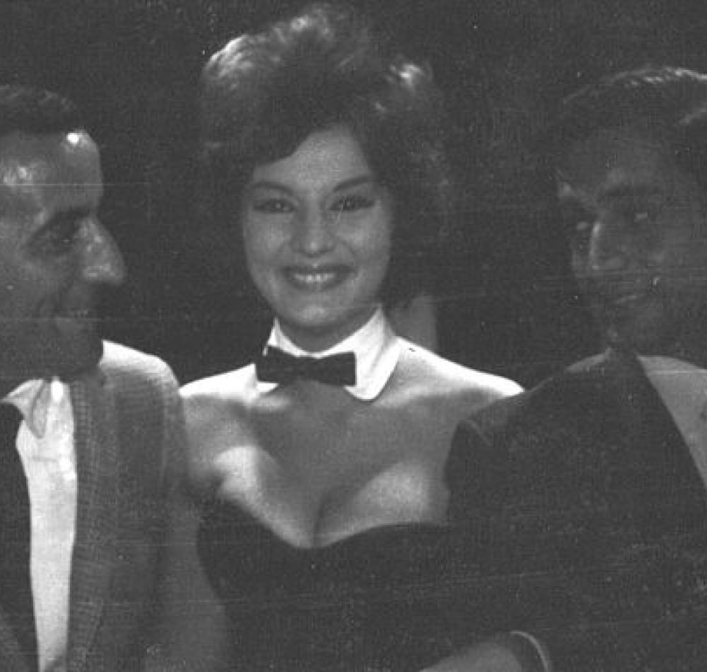 Tony Bennett avec son ami Sam Distefano au Playboy Club de Miami fin 1963 - Sallyfrjersey | Creative Commons BY 4.