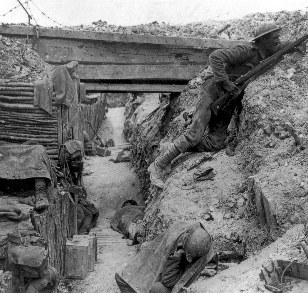 Tranchée britannique dans la Somme en juillet 1916 - John Warwick Brooke | Domaine public