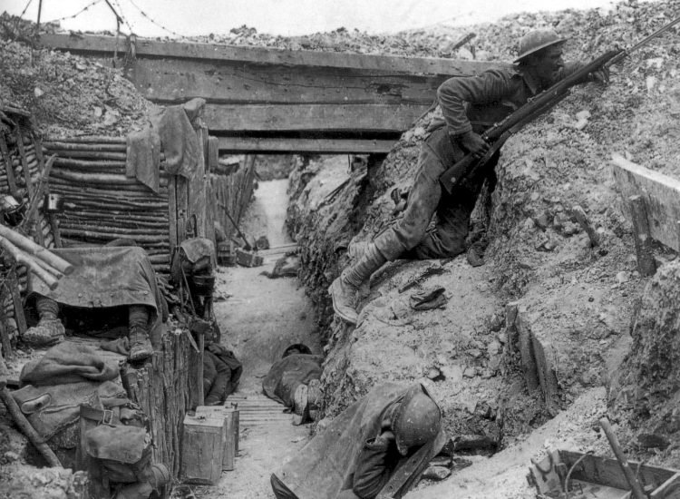 Tranchée britannique dans la Somme en juillet 1916 - John Warwick Brooke | Domaine public