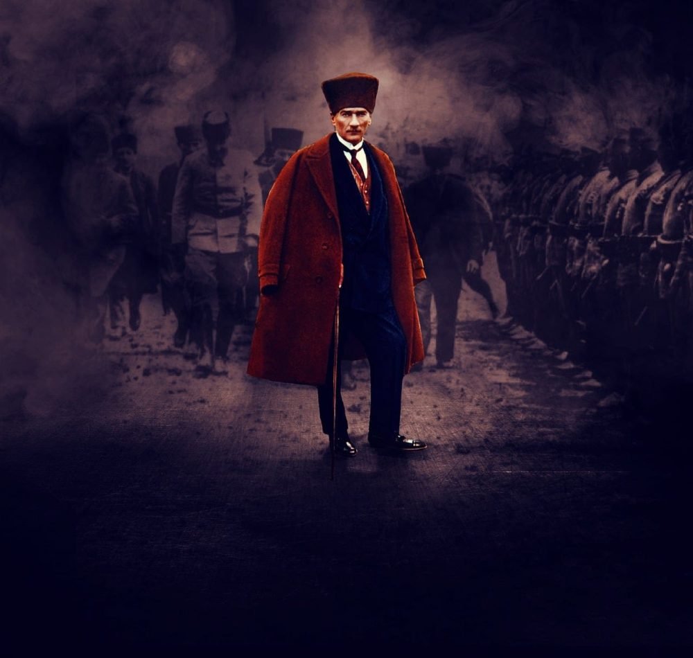 « La Cène » est un film dramatique historique qui dépeint la nuit précédant la déclaration de la République par le fondateur de la République de Turquie, Gazi Mustafa Kemal Atatürk - ministère de la Défense nationale