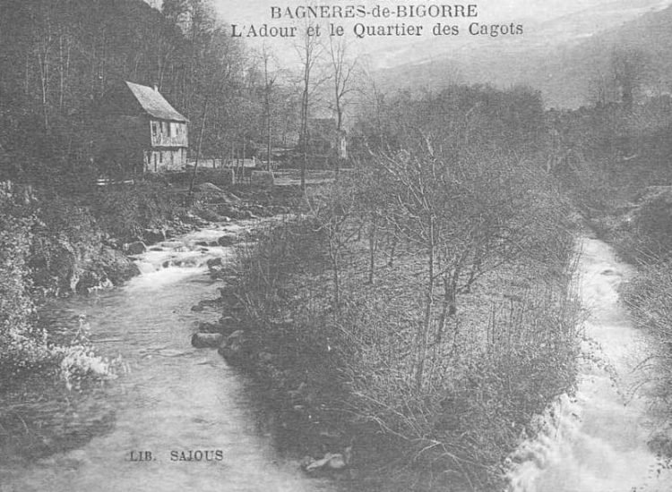 Bagnères-de-Bigorre, l'Adour et le quartier des cagots - Carte postale, collection privée | Domaine public