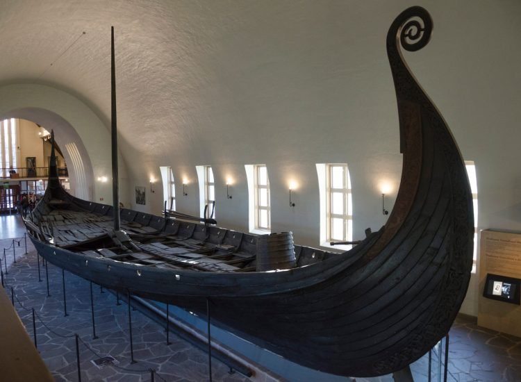 Le navire d'Oseberg exposé au musée des navires vikings d'Oslo - Petter Ulleland, 2016 | CCASA 4.0 International