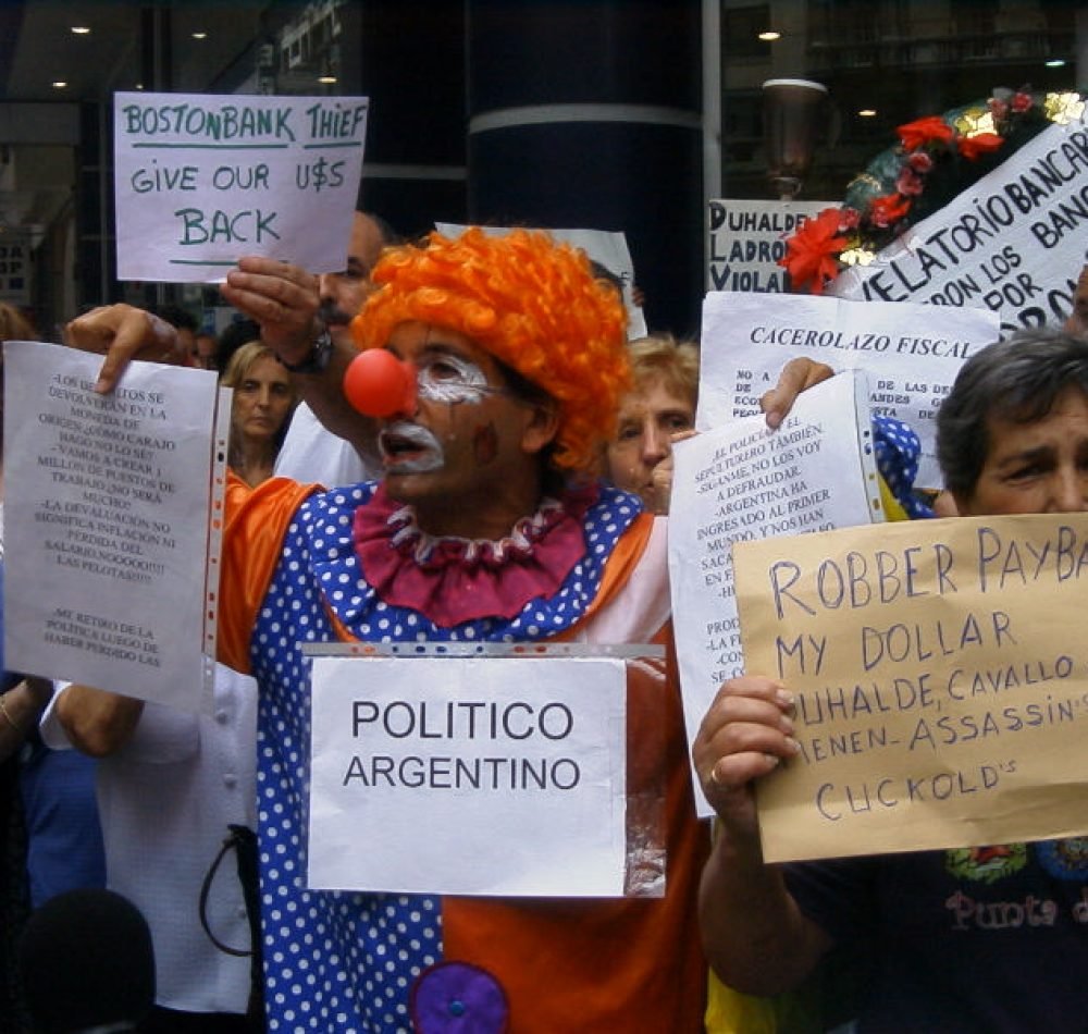 Manifestation face à la banque Nationale argentine - Usuario:Barcex (Pseudo Wikipédia) | Creative Commons BY-SA 3.0
