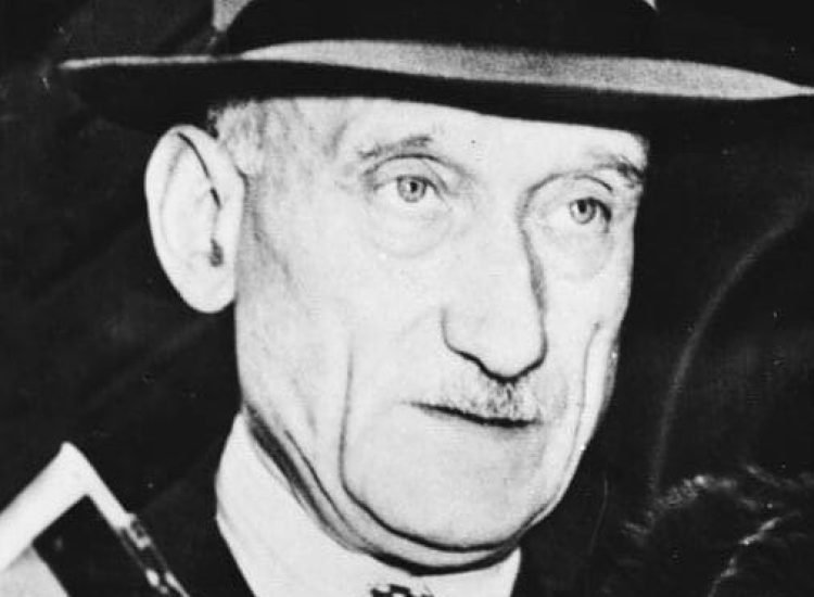 Photographie de Robert Schuman en 1949, élu deux fois président du Conseil des ministres et fondateur avec Jean Monnet de la CECA - Bandesarchiv | Domaine public