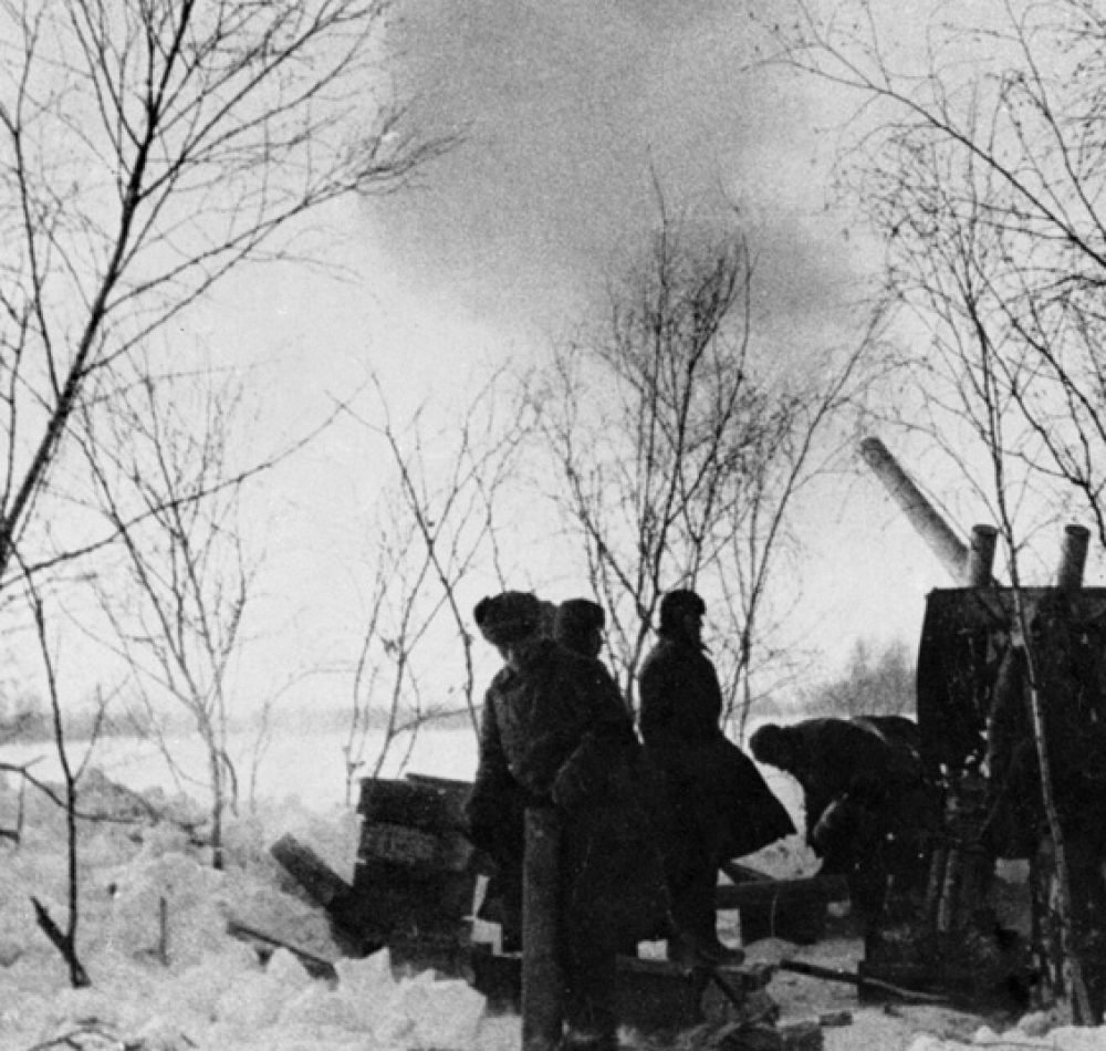 Canon soviétique de 122 mm aux abords de Moscou - Viktor Temine | Domaine public