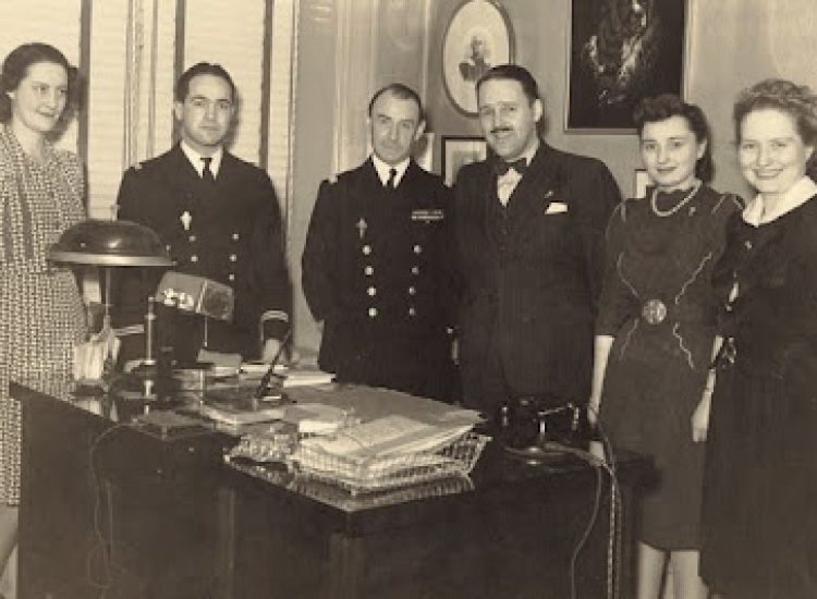 Elisabeth de Miribel, Alain Savary, le commandant Thierry d’Argenlieu, le docteur André Simard, la fille de Marthe Simard et Marthe Simard elle-même, à Québec, le 1er avril 1941. | Archives privées