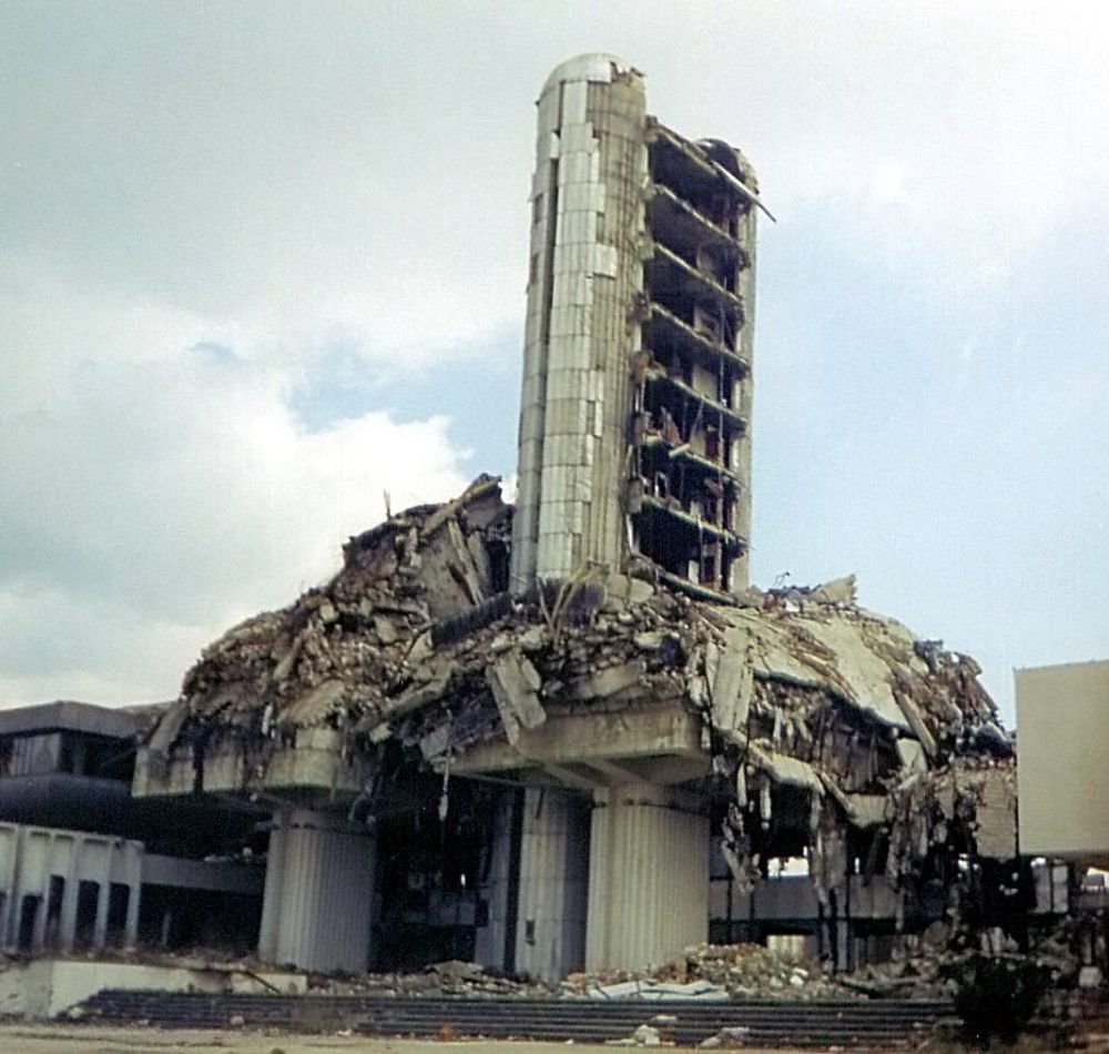 Le bâtiment Oslobođenje détruit en 1992 - Hedwig Klawuttke | Creative Commons BY-SA 3.0
