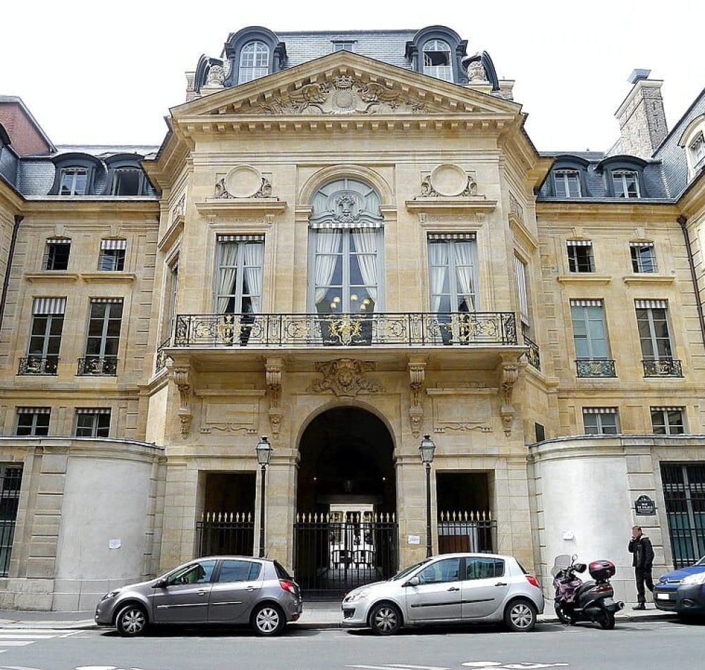 Bâtiment du ministère de la culture, situé rue de Valois à Paris - Mbzt | Domaine public