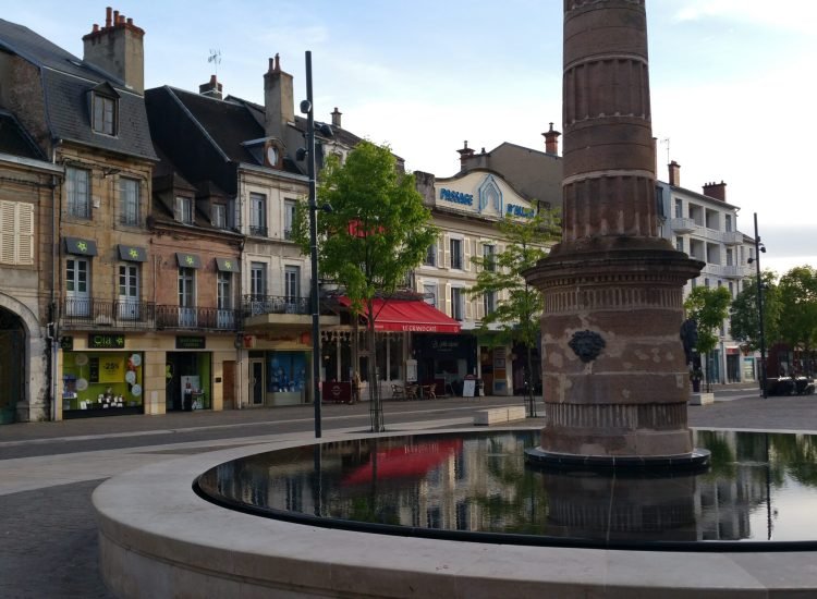 Place de l'Allier, Moulins - TCY (pseudo Wikipedia) | Domaine public