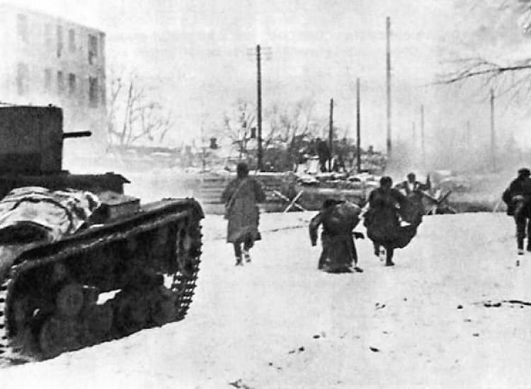 Troupes russes durant la bataille de Rostov fin 1941 - Auteur inconnu | Domaine public