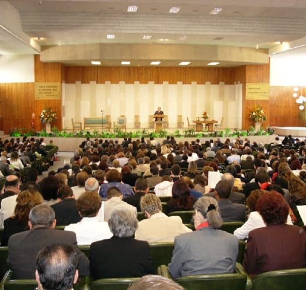Une assemblée de témoins de Jéhovah - Steelman [Pseudo Wikipédia] | Creative Commons BY-SA 2.5